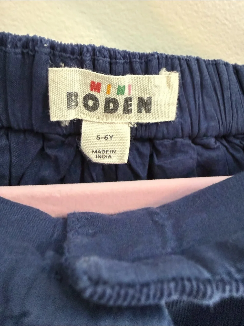 Mini Boden Girls Navy Corduroy Skirt w/ Embroidered Pockets Size 5/6 100% cotton - Picture 3 of 4